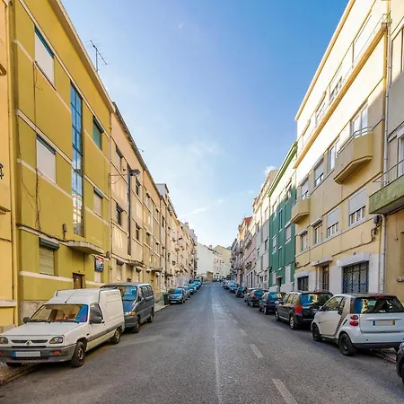 Apartment Colorful, Comfortable And Sunny Lisbon