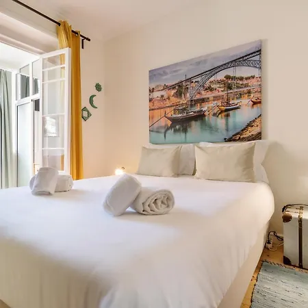 Apartment Colorful, Comfortable And Sunny *