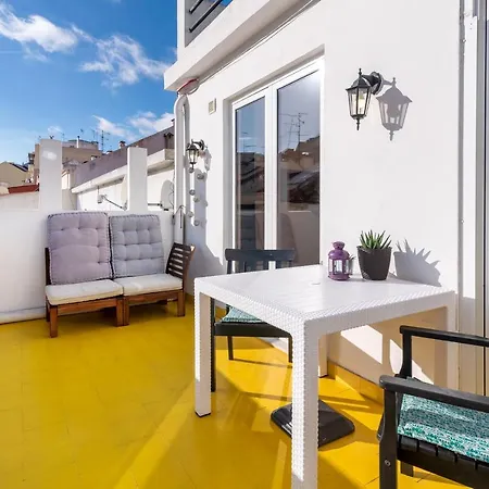 Colorful, Comfortable And Sunny *